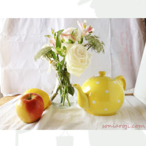 2018-137-Teapot-Apple-and-Flowers-Still-Life-pic